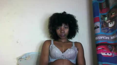 Snapshot of vailla02 chatting on 10.12.25 vailla02 online show from 10.12.25