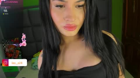 Snapshot of vain_sexualxx chatting on 12.16.25 luna online show from 12.16.25