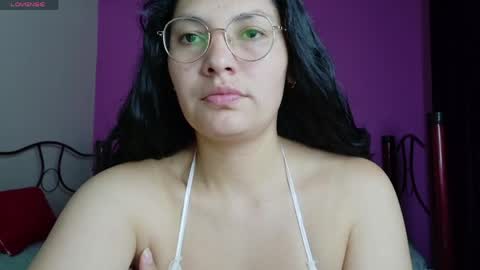 Snapshot of vainilla_cam chatting on 04.21.26 Vainilla online show from 04.21.26