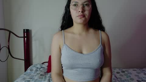 Snapshot of vainilla_cam chatting on 05.15.26 Vainilla online show from 05.15.26