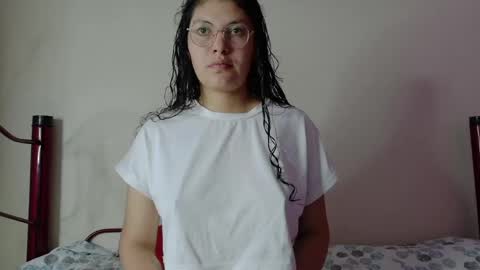 Snapshot of vainilla_cam chatting on 05.20.26 Vainilla online show from 05.20.26