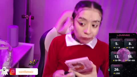 Snapshot of vainilla_l chatting on 02.14.25 Vainilla Independent model online show from 02.14.25