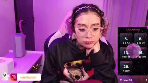 Snapshot of vainilla_l chatting on 02.23.25 Vainilla Independent model online show from 02.23.25