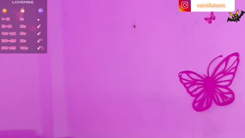 Vainilla Independent model online show from 11.13.25