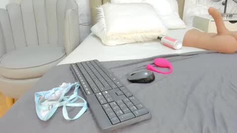 Vaiolet  online show from 12.02.24