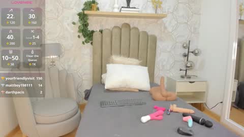 Vaiolet  online show from 12.12.24