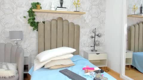 Vaiolet  online show from 12.30.24