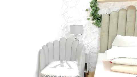 Vaiolet  online show from 01.29.25