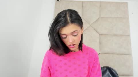 Snapshot of vaiolett_smith chatting on 11.06.25 V A I O L E T T S M I T H online show from 11.06.25