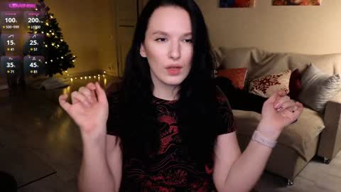 Snapshot of val_manson chatting on 12.20.24 Val online show from 12.20.24