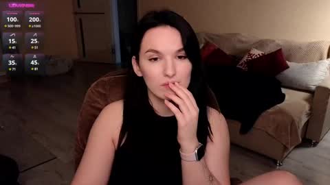 Snapshot of val_manson chatting on 01.15.25 Val online show from 01.15.25