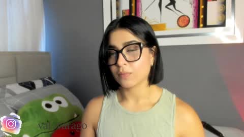 Snapshot of val_varago chatting on 06.01.26 val_varago online show from 06.01.26