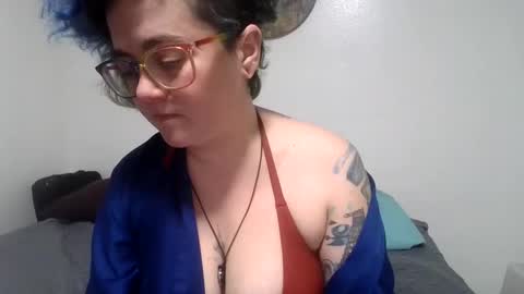 valarieak online show from 10.09.25