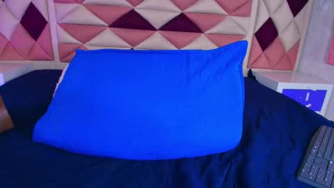 Snapshot of vale_castro1 chatting on 10.30.25 Valentina online show from 10.30.25