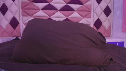 Snapshot of vale_castro1 chatting on 11.01.25 Valentina online show from 11.01.25