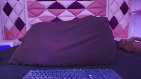 Snapshot of vale_castro1 chatting on 11.09.25 Valentina online show from 11.09.25