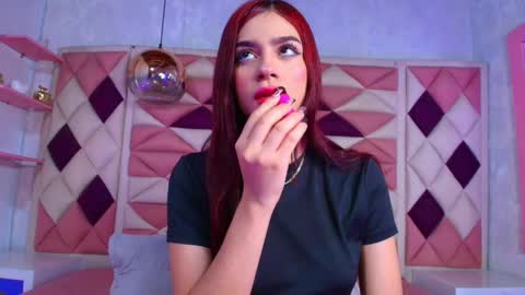 Snapshot of vale_castro1 chatting on 11.12.25 Valentina online show from 11.12.25