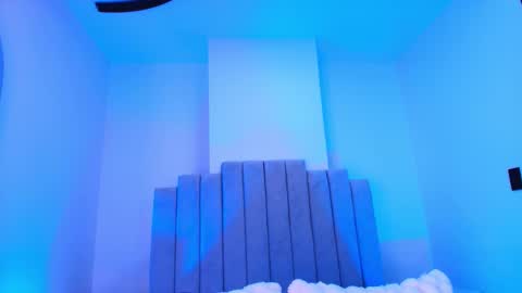 Snapshot of vale_castro1 chatting on 11.21.25 Valentina online show from 11.21.25