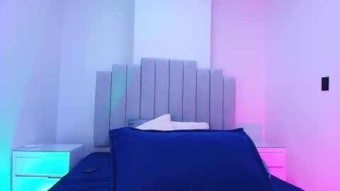 Snapshot of vale_castro1 chatting on 11.27.25 Valentina online show from 11.27.25