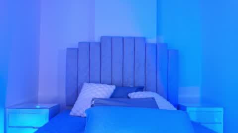 Snapshot of vale_castro1 chatting on 11.28.25 Valentina online show from 11.28.25