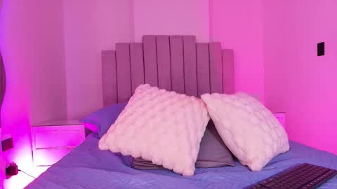 Snapshot of vale_castro1 chatting on 11.29.25 Valentina online show from 11.29.25