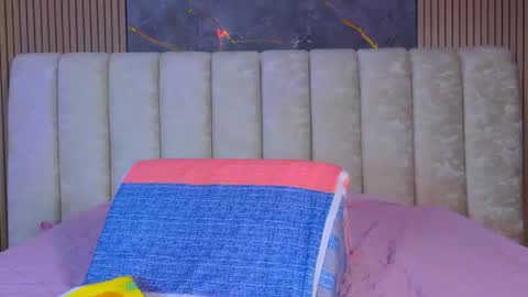 Snapshot of vale_castro1 chatting on 12.17.25 Valentina online show from 12.17.25