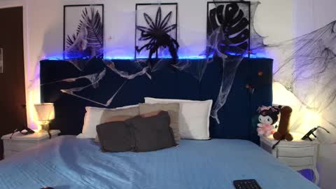 Snapshot of valeery_gomez chatting on 10.30.25 Tifanny online show from 10.30.25