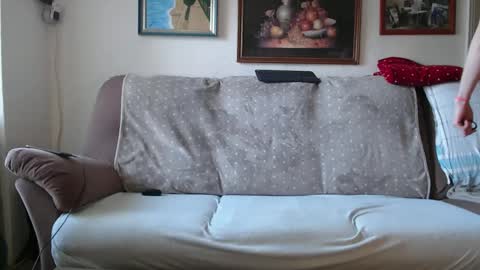 Snapshot of valemer chatting on 03.04.25 Cheating Slut online show from 03.04.25