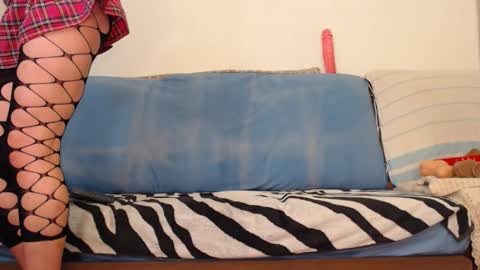 Snapshot of valemer chatting on 09.29.25 Cheating Slut online show from 09.29.25