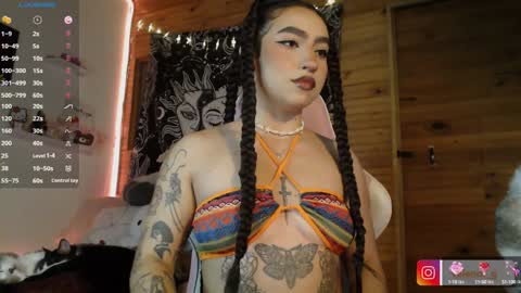 Snapshot of valenor_ chatting on 02.06.25 valentina online show from 02.06.25