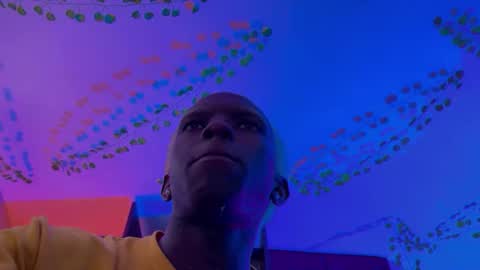   Valentin  independent Cam Boy     online show from 12.10.24