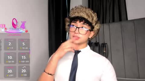 Snapshot of valentin0_3 chatting on 10.27.25 Valentin0 online show from 10.27.25