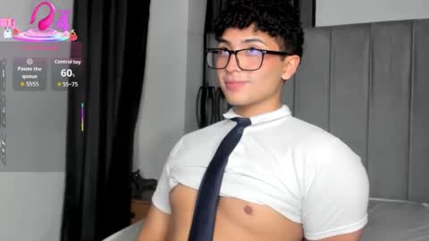 Snapshot of valentin0_3 chatting on 10.30.25 Valentin0 online show from 10.30.25