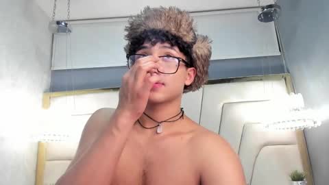 Snapshot of valentin0_3 chatting on 11.05.25 Valentin0 online show from 11.05.25