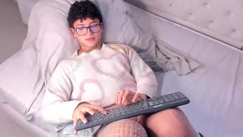 Snapshot of valentin0_3 chatting on 12.04.25 Valentin0 online show from 12.04.25