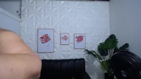 Snapshot of valentina_mature chatting on 03.08.25 Valentina online show from 03.08.25