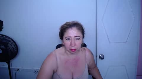 Snapshot of valentina_mature chatting on 09.26.25 Valentina online show from 09.26.25