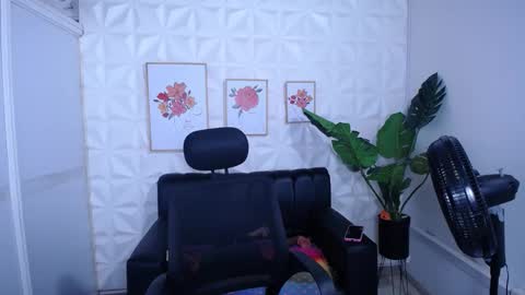 Valentina  online show from 11.08.25