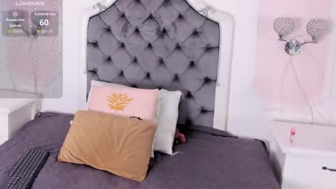 Snapshot of valentina_ross_ chatting on 03.19.26 Valentina online show from 03.19.26