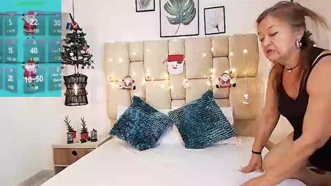 Snapshot of valentinadiazz1 chatting on 12.30.24 Ana online show from 12.30.24