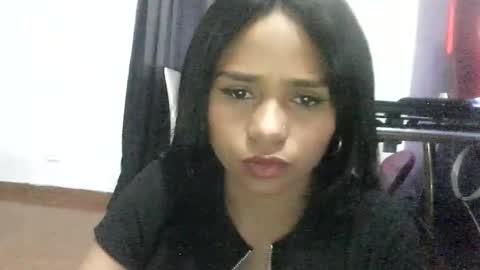 Snapshot of valentinahot_55 chatting on 10.21.25 valentinahot_55 online show from 10.21.25