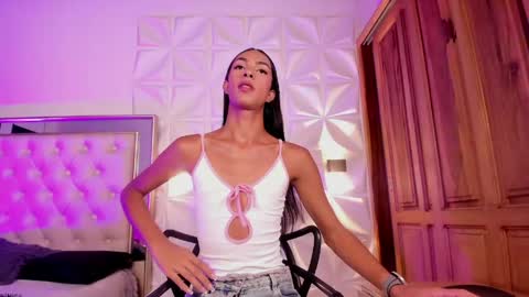 valentinaliux_ online show from 05.16.26