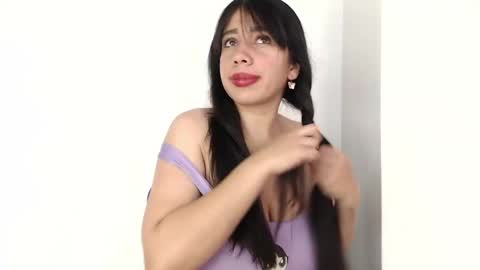 Valen independent model online show from 04.08.26