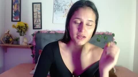 Snapshot of valentini_villa chatting on 09.21.25 V A L E N T I N I online show from 09.21.25