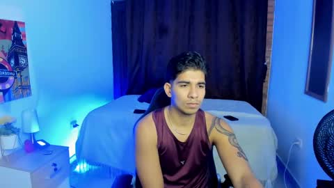 VALENTINO MOURA online show from 03.03.25