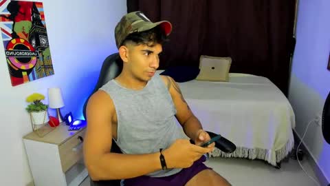 VALENTINO MOURA online show from 03.11.25