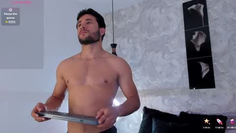 Snapshot of valentinoford chatting on 01.13.25 Valentino online show from 01.13.25