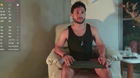 Snapshot of valentinoford chatting on 01.21.25 Valentino online show from 01.21.25