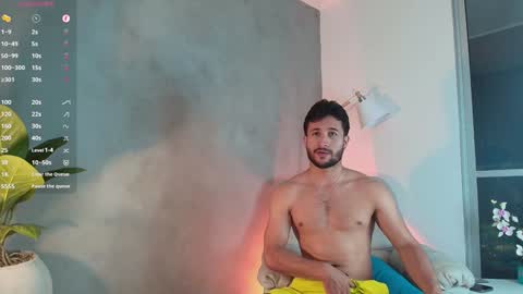 Snapshot of valentinoford chatting on 01.28.25 Valentino online show from 01.28.25