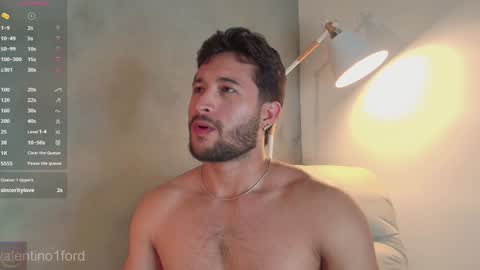 Snapshot of valentinoford chatting on 01.29.25 Valentino online show from 01.29.25